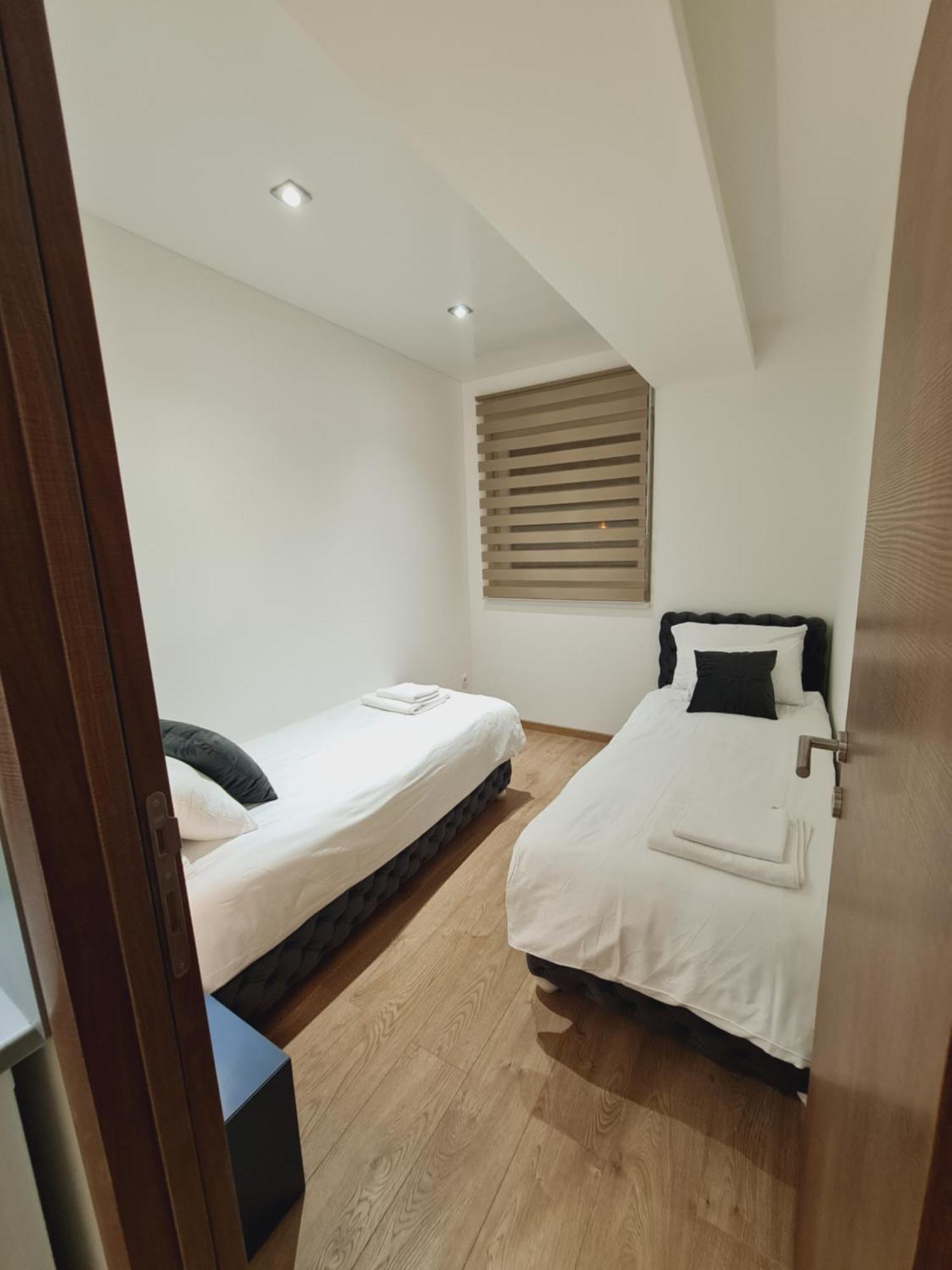 Airport Molko Apartments Surčin Esterno foto